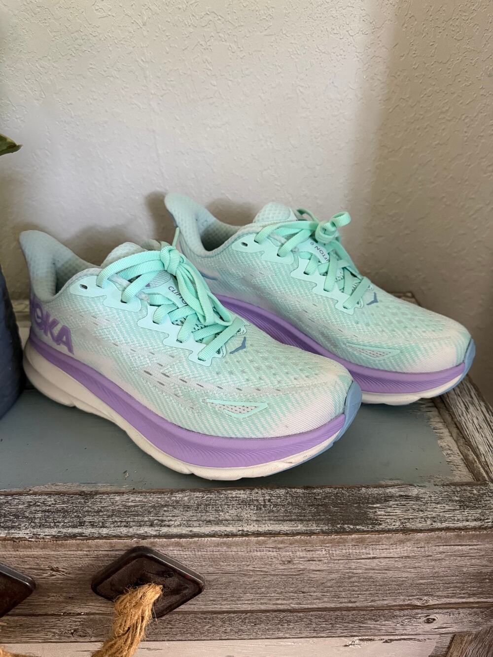 Hoka Clifton 9 - Size 6 NIB